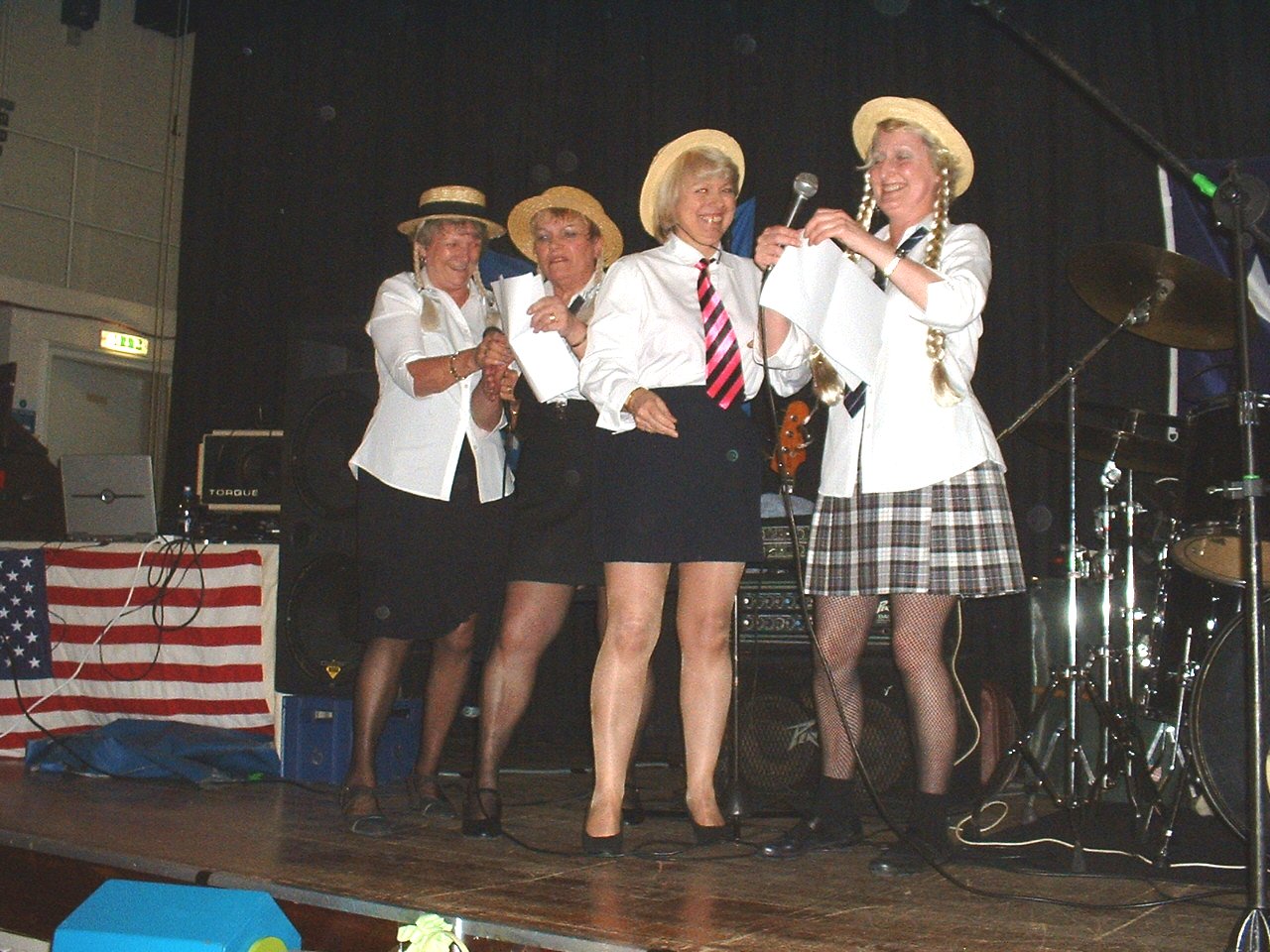 Dixie Belles, Marlene, Faye, Gill and Jenny singing "I Can't Be Bothered"